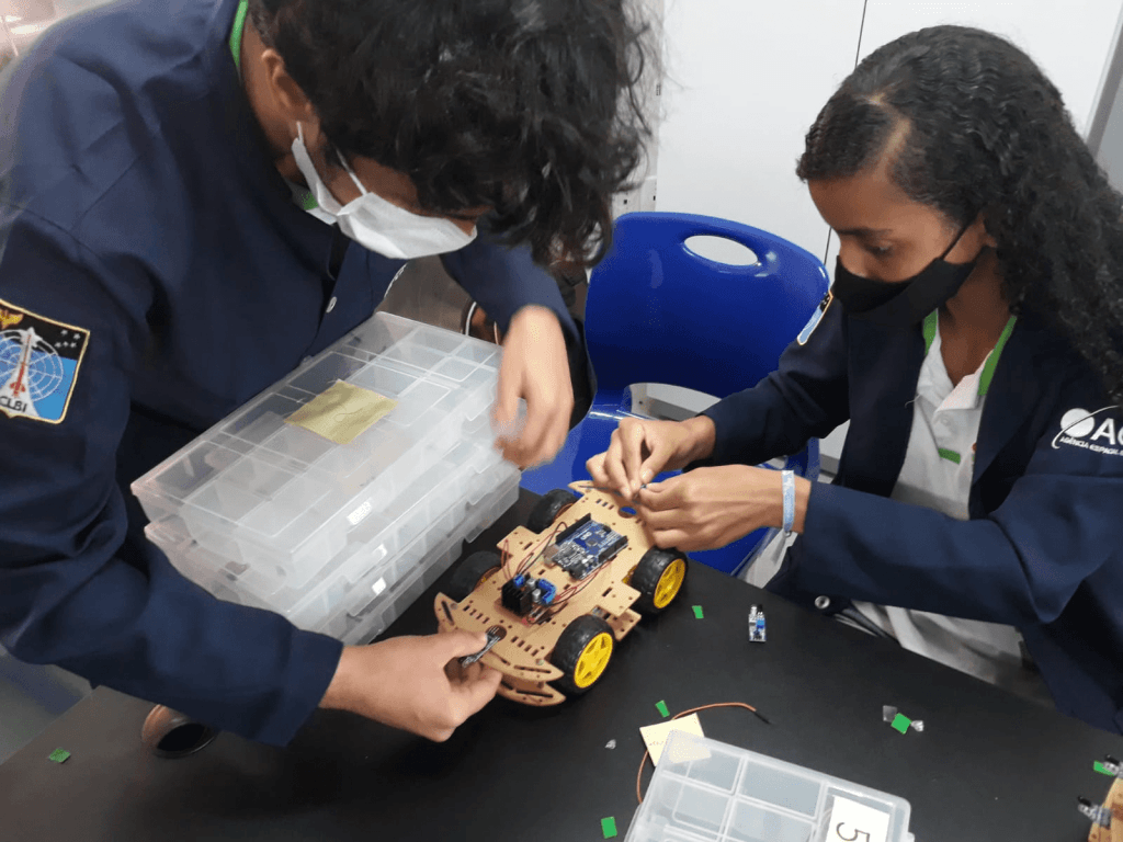 Foto de carro robotizado