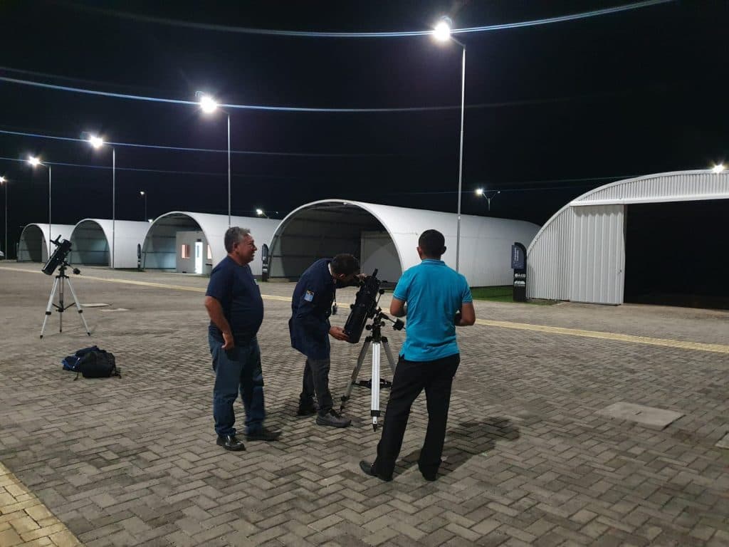 Alunos participando do Dia Astronômico